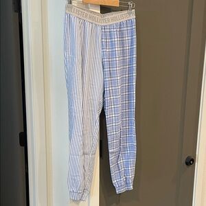 Hollister Women’s Blue Striped and Plaid Jogger PJ Pants